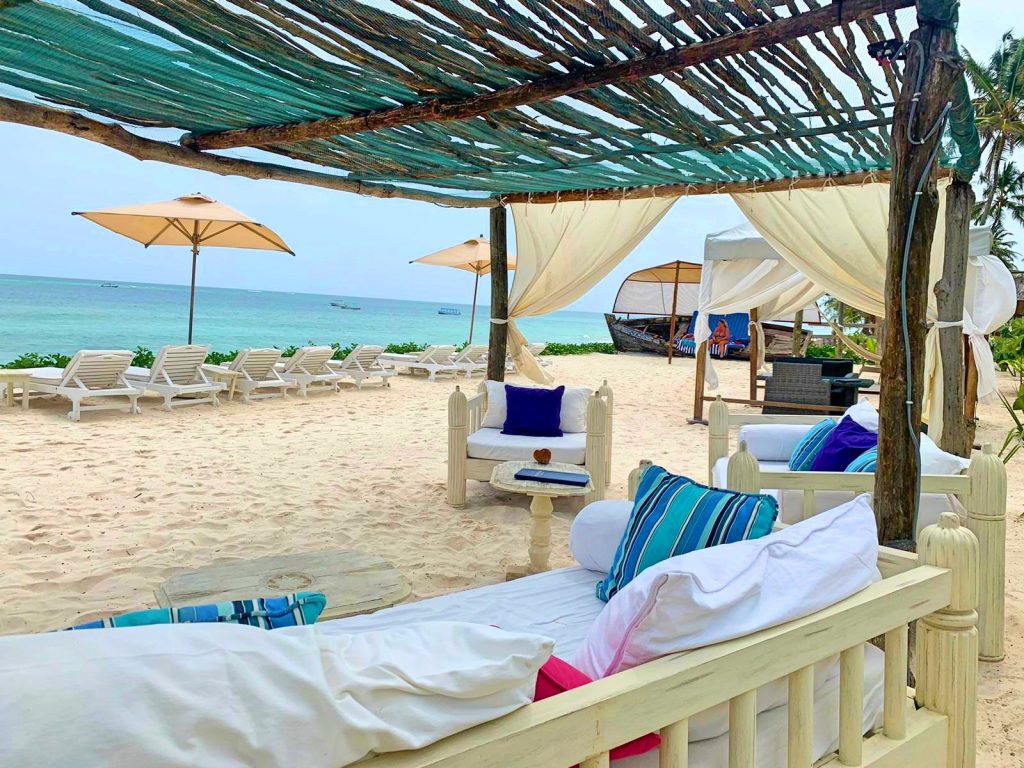 14 Days Uganda Primates Safari and Kenya Beach Vacation