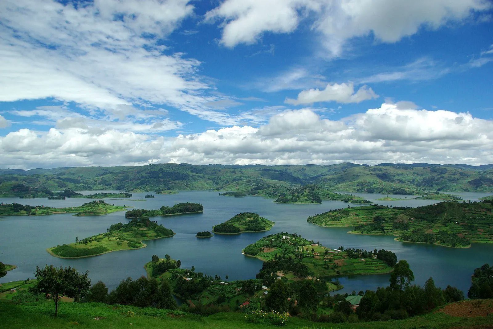 Complete Travel Guide to Lake Bunyonyi